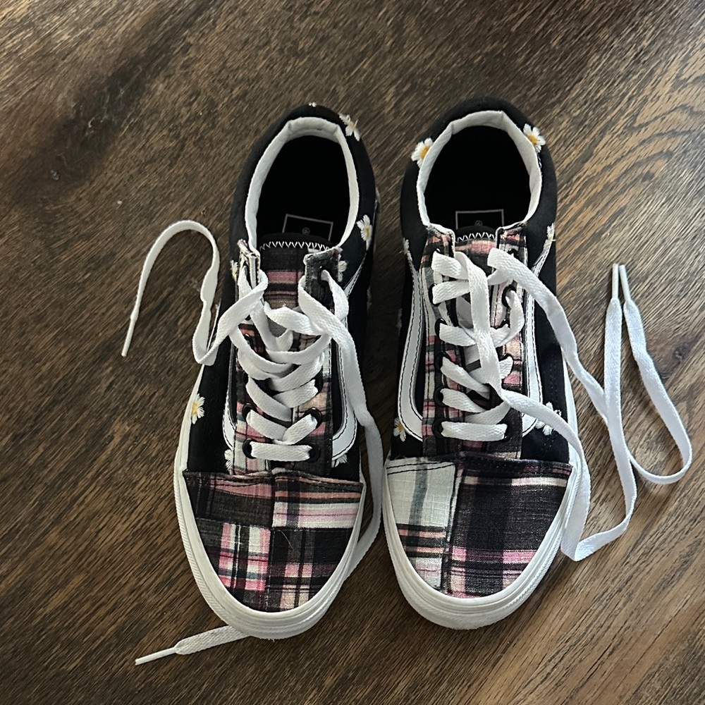 Vans old skool black daisy plaid women’s size 7